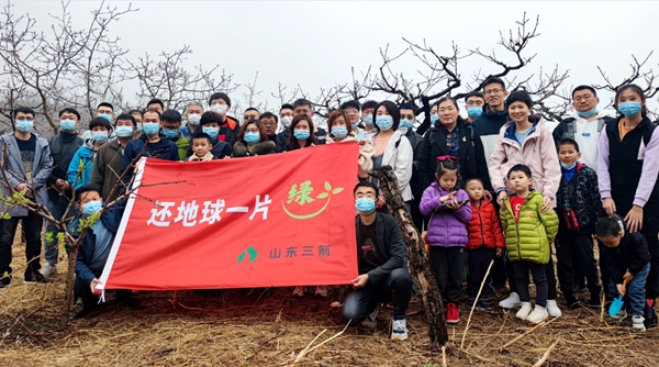 山東三箭集團(tuán)各基層黨支部開(kāi)展公益植樹(shù)活動(dòng)